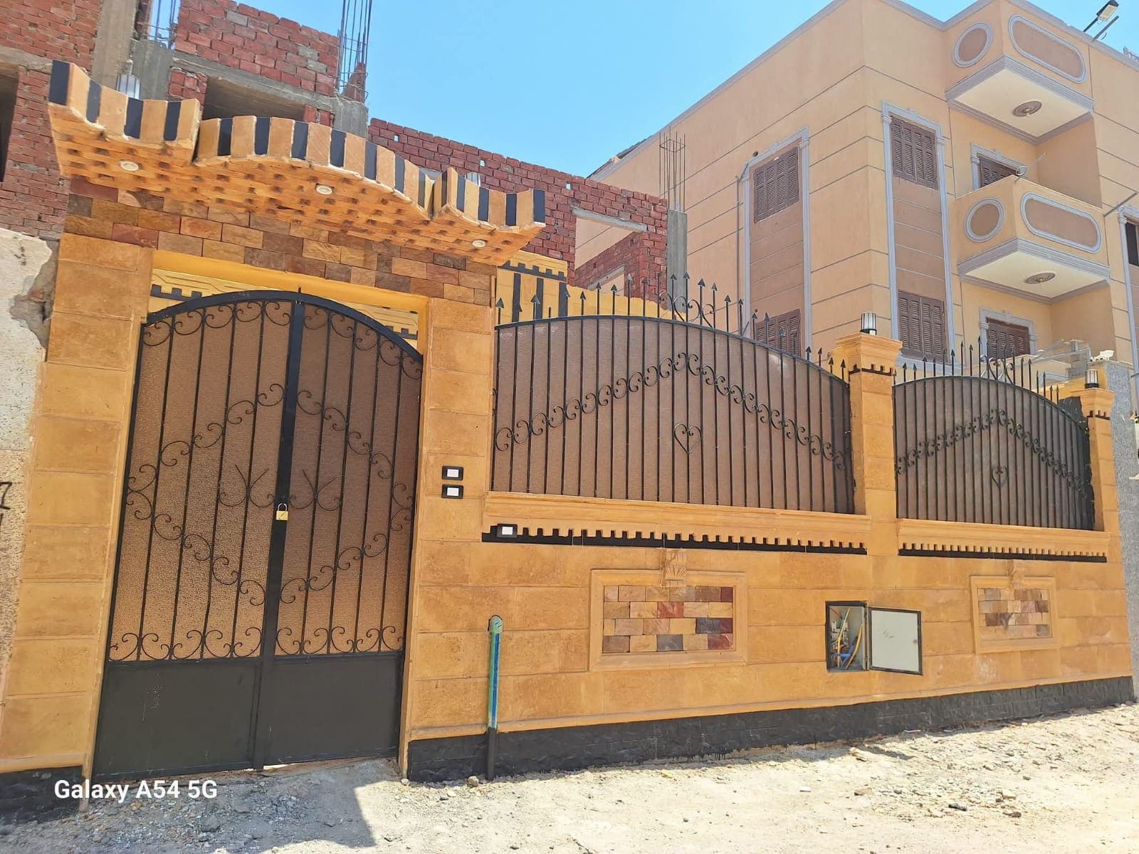 منزل مميز جدا وفاخر .اسيوط الجديده. ابني بيتك مرحله ٤ .جوار للجامعه